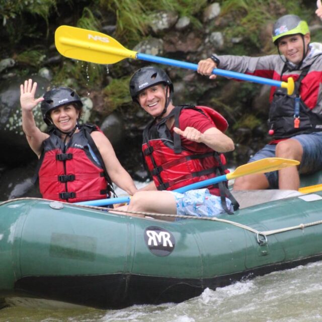 Adventure connection from La Fortuna to San José with Rafting class II - III