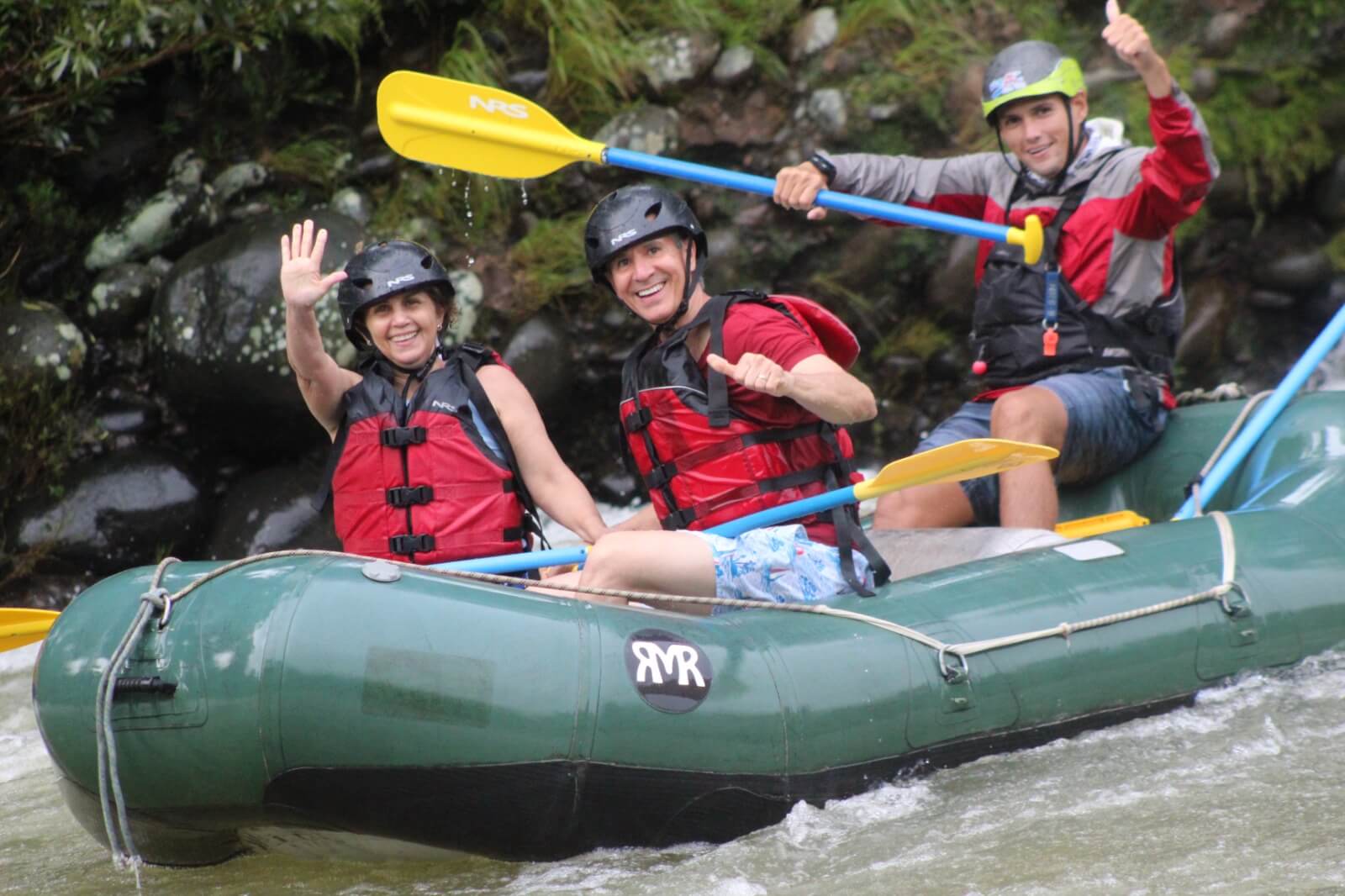 Adventure connection from La Fortuna to San José with Rafting class II - III